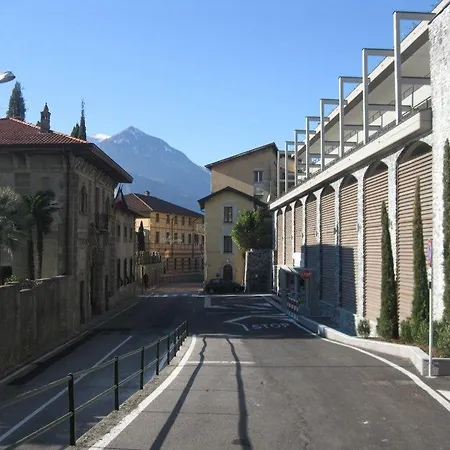 Camilla House Apartman Varenna