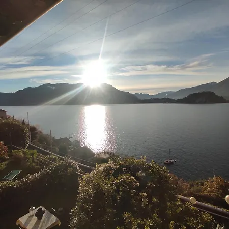 Camilla House Apartman Varenna